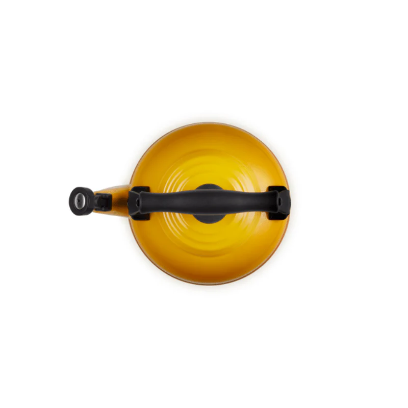 Le Creuset Traditional Kettle 2.1L Nectar - Image 4